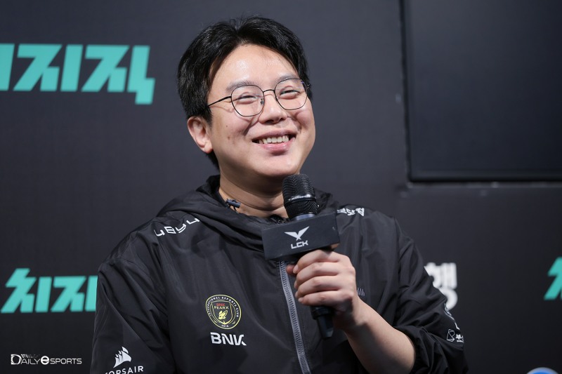 BNK 피어엑스 '이도' 박준석 감독.