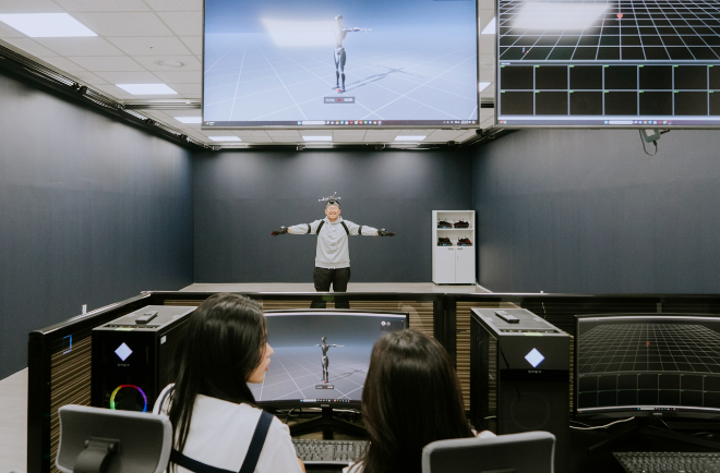단국대 바이오헬스플래닛에서 AI·로봇·IoT 기술을 체험하는 학생들. (사진제공=단국대)