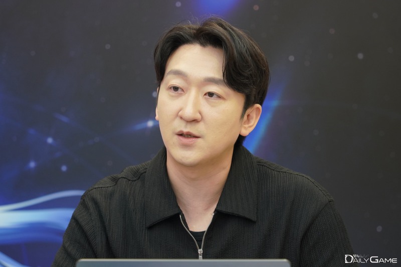 "다양한 이용자층을 폭넓게 만족시킬 수 있는 업데이트를 고민하고 있다"는 허대균 디벨롭먼트 디렉터.