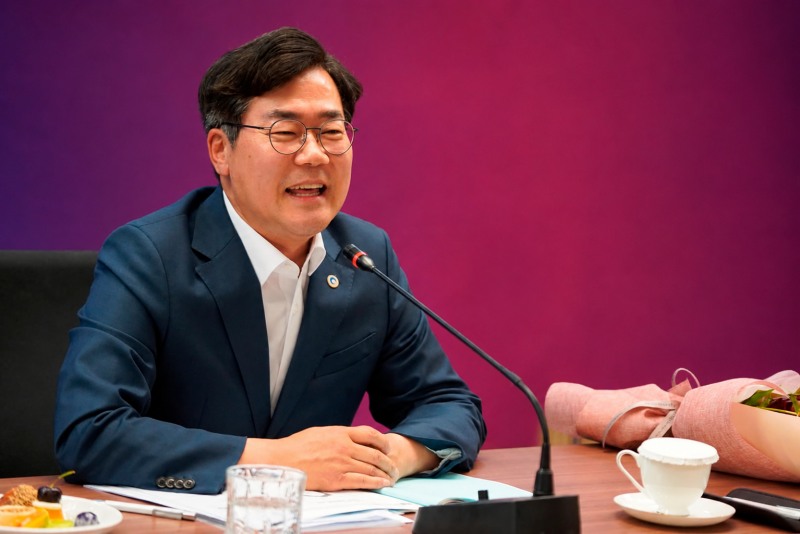 박찬대 인선시장이 '지속 가능한 시정’, ‘여는 시정’, ‘삶을 키우는 시정을 강조하고 있다. /인천시