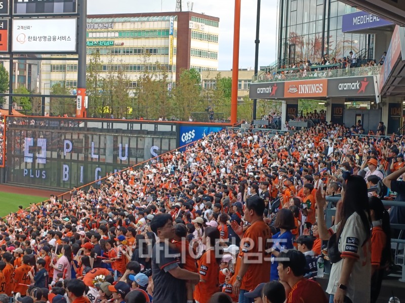 프로야구 누적 관중 1000만 명 돌파 / 사진=마니아타임즈