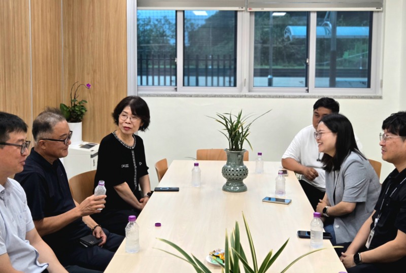 이자형 경기도의원(오른쪽 반시계방향 두번째)