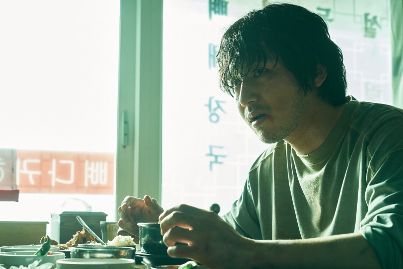 ‘경주기행’ 변요한의 한계 없는 변신…광기의 백상현 스틸 4종 공개