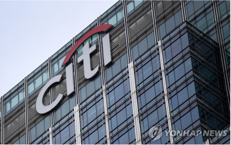 3일 2% 전후 상승하던 삼전닉스 주가가 오후들어 씨티그룹의 목표가 하향 소식에 하락 마감했다. 사진=EPA, 연합뉴스