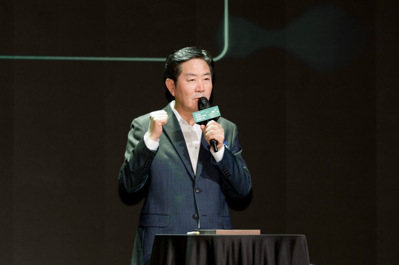 조용호 오산시장이 지난 2일 ‘2030 지역의 약속, 실행으로: 지역 전환을 위한 기후행동 공동결의’에 참석해 오산의 여건을 반영한 기후행동 정책을 발표했다. /오산시