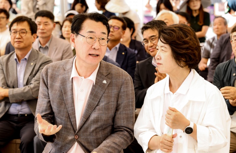 정명근 화성시장, ‘송산포도’ 브랜드 키운다…축제 12만명 흥행