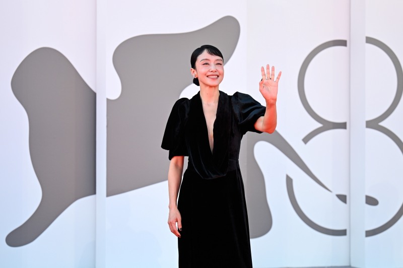 ‘가능한 사랑’ 전도연, 베니스 사로잡은 독보적 존재감…해외 평단의 호평 세례