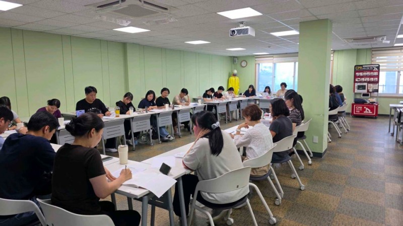 한국직업건강간호협회는 지난 8월 26일부터 28일까지 사흘간 협회 6층 교육센터에서 한전KPS 보건관리자를 대상으로 '보건관리 직무역량 강화 교육'을 실시했다./한국직업건강간호협회