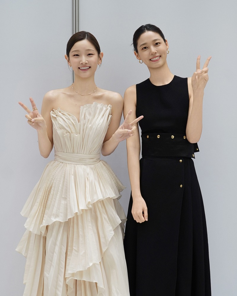 김설현, 제천국제음악영화제 레드카펫 압도…시크한 블랙 드레스 자태