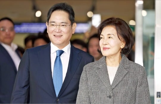 이재용, 모친 홍라희 삼전 주식 1.9조 매수 왜?