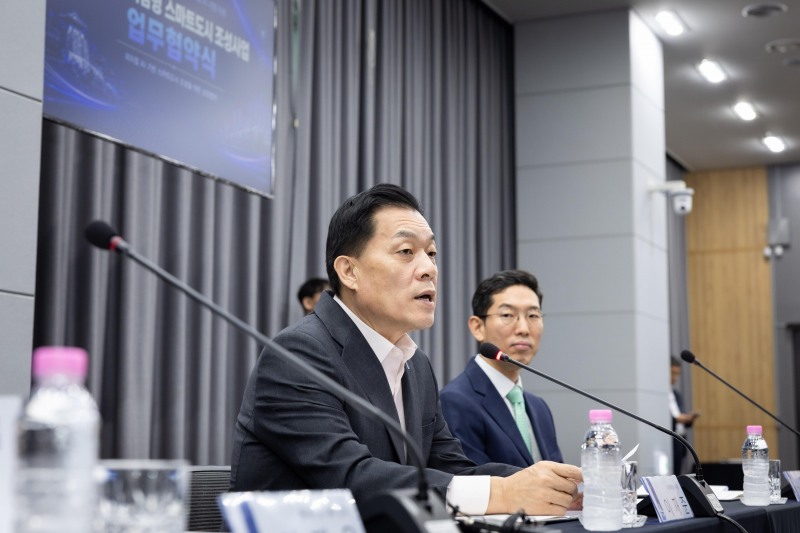 이재준 수원시장이 인사말을 하고 있다. /수원시