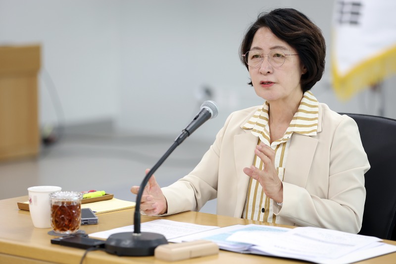 추미애 경기도지사가 16일 주간회의에서 발언을 하고있다. /경기도