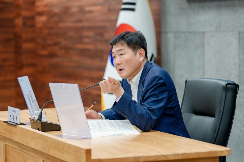 조용호 오산시장이 17일 간부회의에서 발언을 하고있다. /오산시