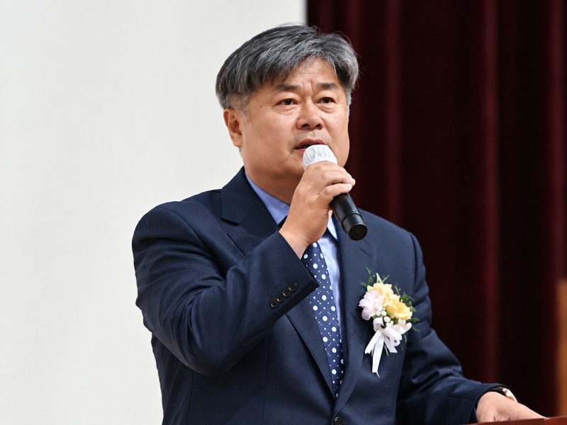 우종섭 경기도시정비협회 초대 회장이 17일 축사를 하고있다.