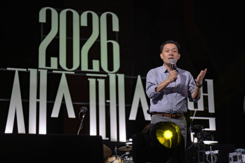 이재준 수원시장이 '2026 수원재즈페스티벌’에서 인사말을 하고 있다. /페북 캡처