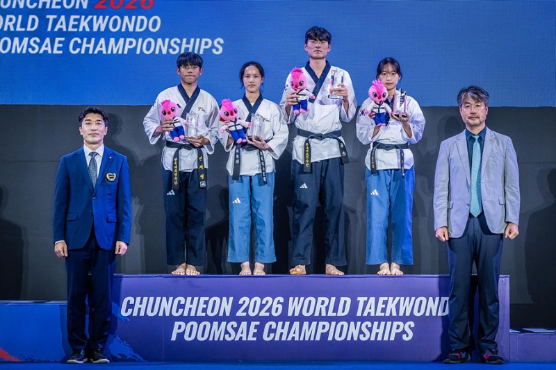 대회 MVP들, 시상대 왼쪽부터 변재영, 린시룽, 이동준, 이주영. / 사진=연합뉴스
