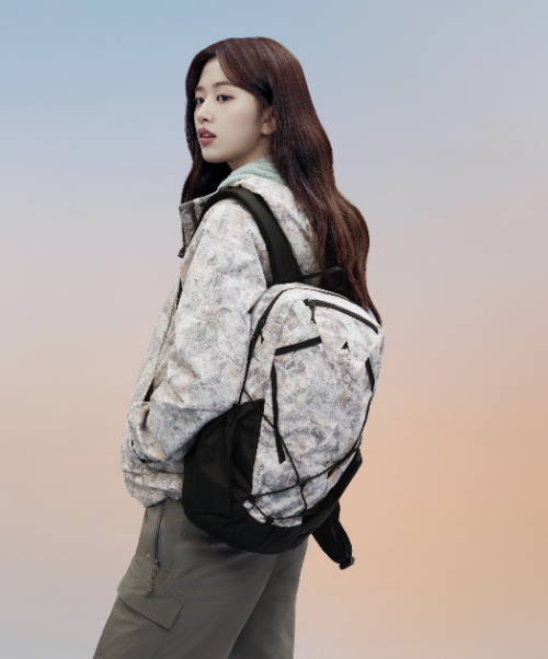 네파 ‘칸네토 하이브 고어텍스’ 착용 화보_모델 안유진