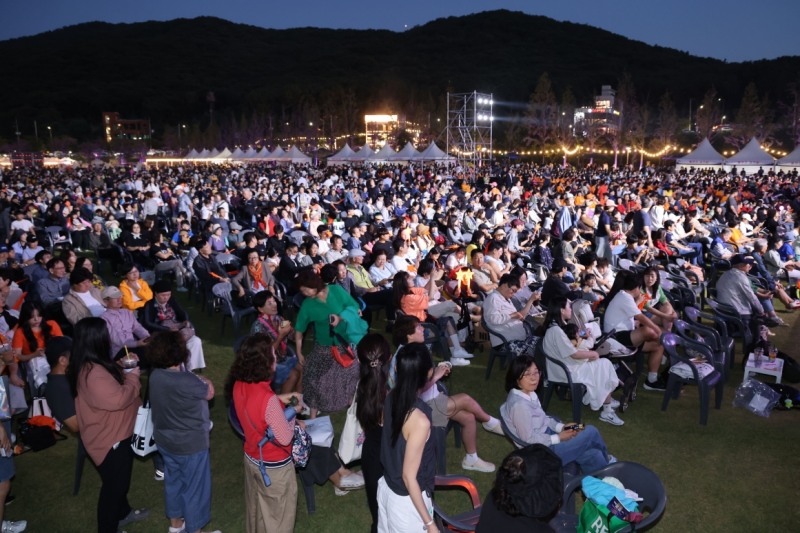 ‘제22회 의왕백운호수축제’에 몰린 인파모습. /의왕시