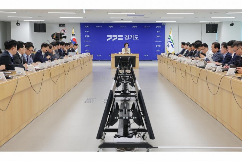 추미애 경기도지사 주재 월간회의 모습. /경기도