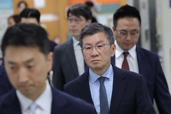 정몽규 HDC 회장이 지난 9월 4일 서울 서초구 서울중앙지방법원에서 열린 공정거래법 위반 1.5억 약식기소 관련 1차 공판에 출석하고 있다./뉴시스