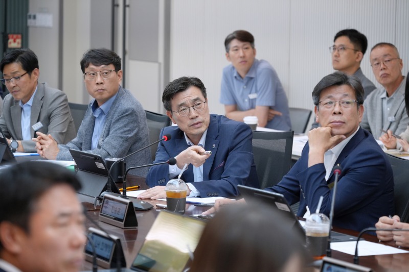 ‘고덕국제화계획지구 민·관·공 협의체’에 참석한 최원용 평택시장 모습. /평택시