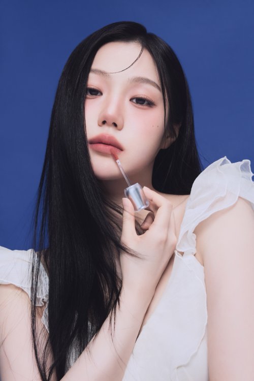 누그레이, 두 번째 립 컬렉션 '헤이지 블러 틴트' 출시