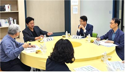 선린초·둔촌중·둔촌고 학교 간담회 진행중인 장태용 의원/장태용 의원실