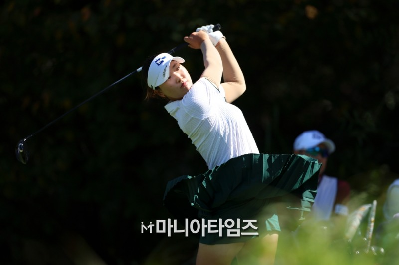 티샷 날리는 김민솔. 사진=마니아타임즈