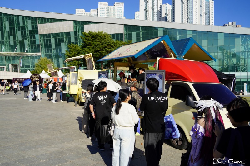 푸드트럭에서도 좋아하는 게임을 경험할 수 있는 기회가 제공됐다.