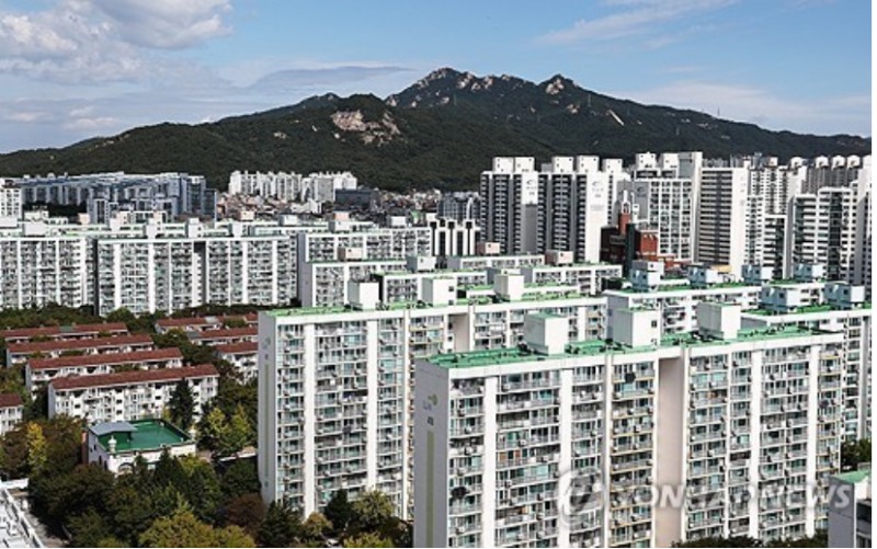 8.3 세제개편안 발표이후 15억원이하 아파트 거래가 80%를 차지하고 있는 가운데 특히 9원이하의 저가 아파트만 거래량이 늘고 있는 것으로 나타났다. 사진=서울 노원구 아파트, 연합뉴스