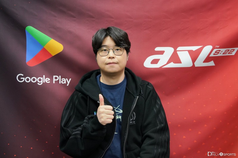 디펜딩 챔피언을 무너뜨리고 결승으로 복귀한 '소울키' 김민철이 후회 없는 결승전을 치르겠다 다짐했다.