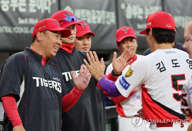 KIA 이범호 감독과 김도영 / 사진=연합뉴스