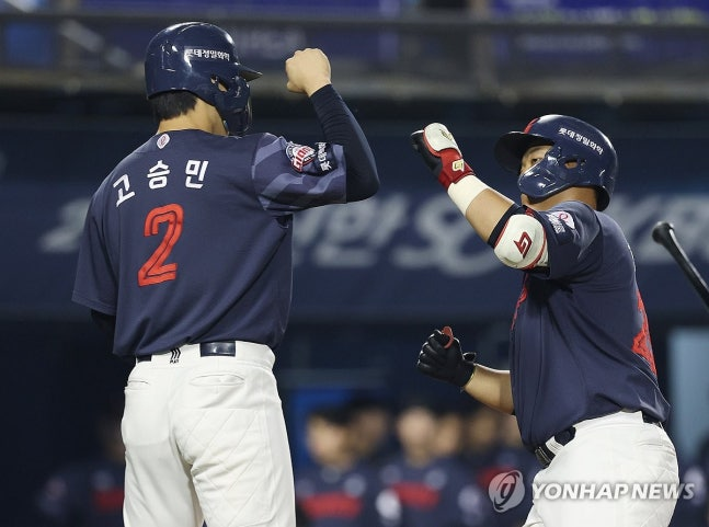 롯데 고승민과 한동희 / 사진=연합뉴스