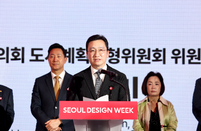 고광민 서울시의회 도시계획균형위원장이 지난 14일 서울 동대문디자인플라자(DDP)에서 열린 ‘2026 서울디자인위크' 개막식에서 축사를 하고 있다. / 이미지 = 서울시의회