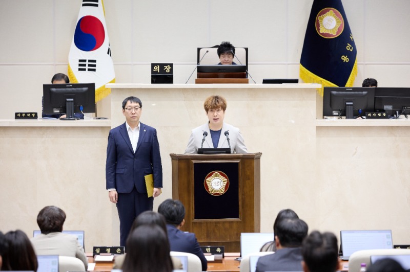 왼쪽부터 강영웅,이상욱 의원
