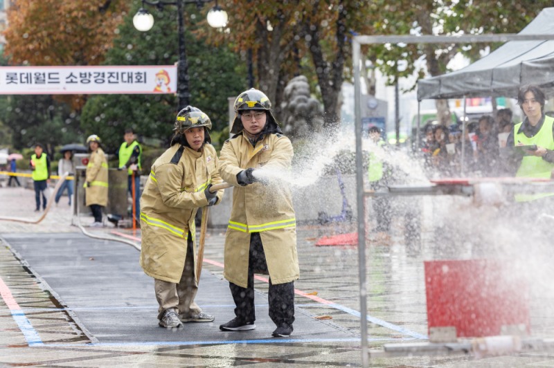 초기 진화와 심폐소생술을 겨루다, 롯데월드 임직원 소방경진대회의 현장