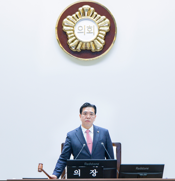 이계철 화성시의회 의장. /화성시의회