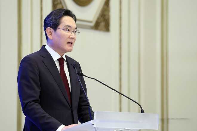 이재용 삼성전자 회장이 2026년 6월 29일 청와대에서 이재명 대통령 주재로 열린 3대 메가프로젝트 국민보고회에서 삼성 투자계획을 발표하고 있다. 사진= 연합뉴스