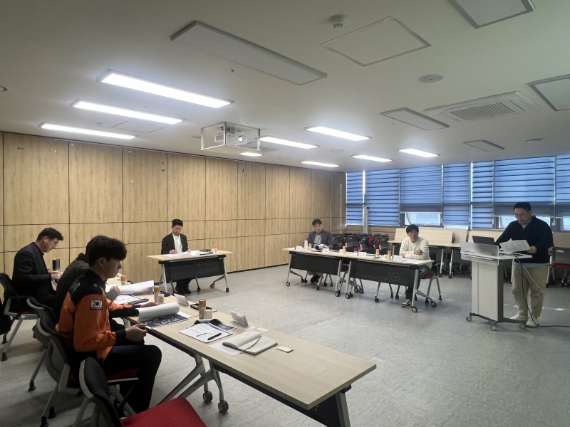 화재예방 대책 수립연구 중간보고회에서 연구 결과를 발표하고 있다. /화성시