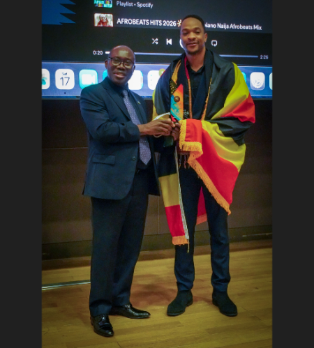 Hamza Kyamanywa of Uganda (right), founder of HoverNotes and recipient of the Business Leader of the Year Award, poses with award presenter Mr. George, a Ghanaian officer at the Green Climate Fund (GCF), at the 3rd Korea–Africa Excellence Awards, held at Ajou University in Suwon on October 17, 2026. Photo courtesy of KAFXA.