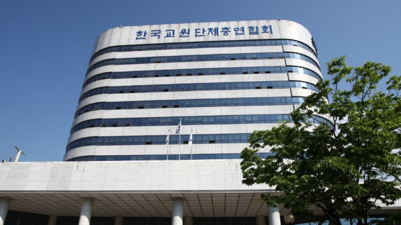 교원 10명 중 9명 "공직자 재산등록 범위 공무원 확대 반대"