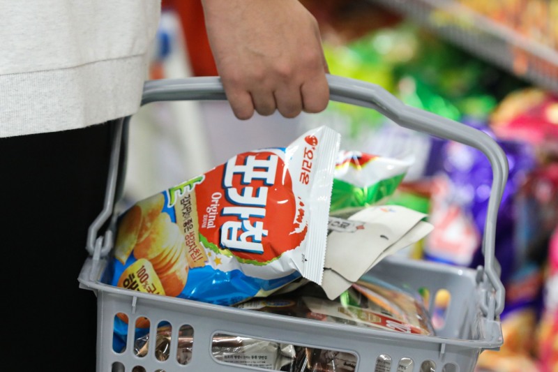 서울 시내 대형마트에 진열된 오리온 과자.(사진=뉴시스)