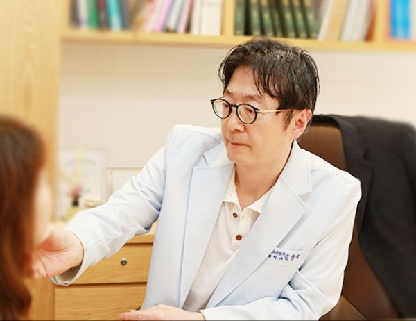 김장욱 수원 봄빛성형외과 원장(성형외과 전문의)