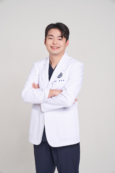 강용욱 고르다치과의원 부산점 대표원장