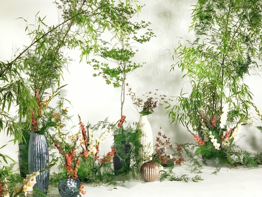 플라워 아트 디렉터 JINI.M(지니엠), 플라워 디자인 아트 영상 '전시/戰時/exhibit' 전시작품 / 사진=Courtesy of artist, JINI.M 컴퍼니