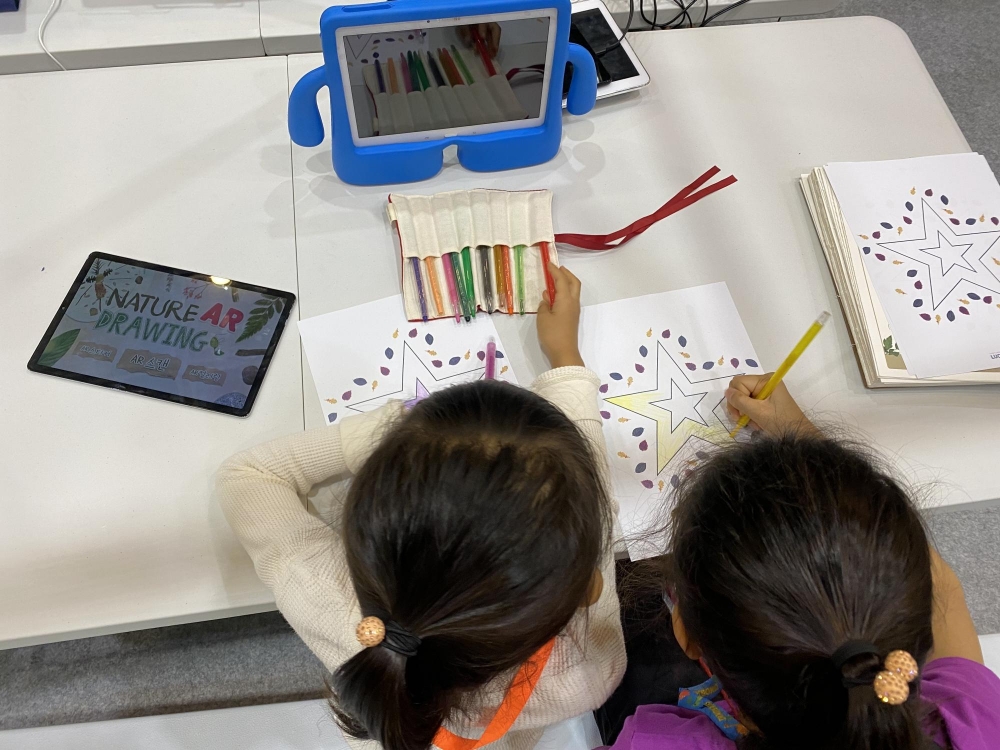 루시키드, 빅토리아프로덕션과 AR 체험형 교구 출시