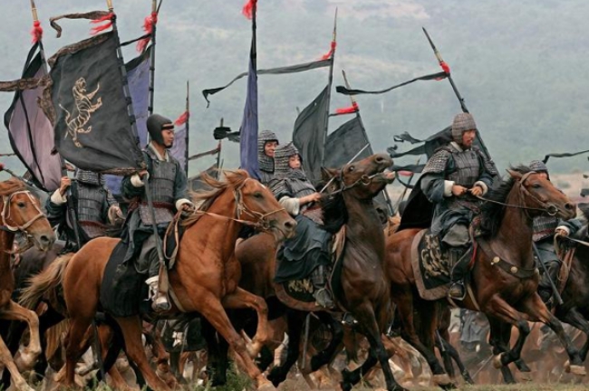 하이브가 SM엔터테인먼트 인수를 추진하면서, 대주주 이수만 총괄 프로듀서는 이번 정기주총 의결권을 하이브에 위임하기로 하였다.