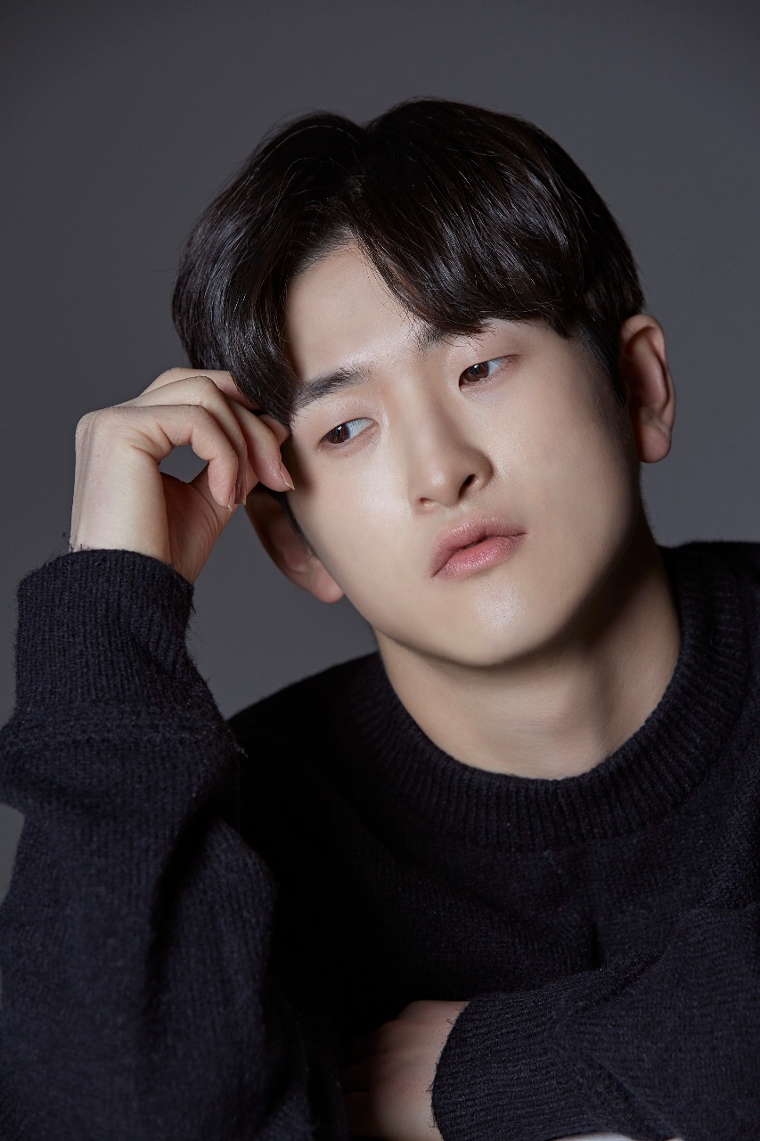 신예 변정석 "만능 엔터테이너 되고파"...새 프로필 공개