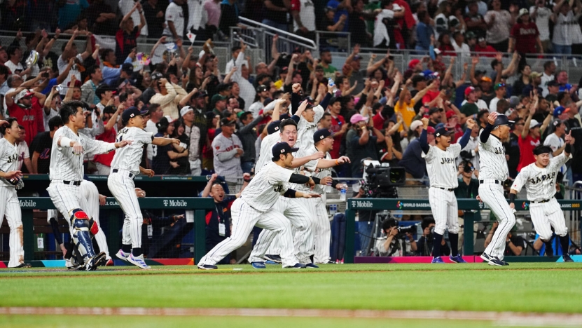 사진: 제5회 WBC 우승 확정 후 환호하는 일본 선수들, 출처: MLB