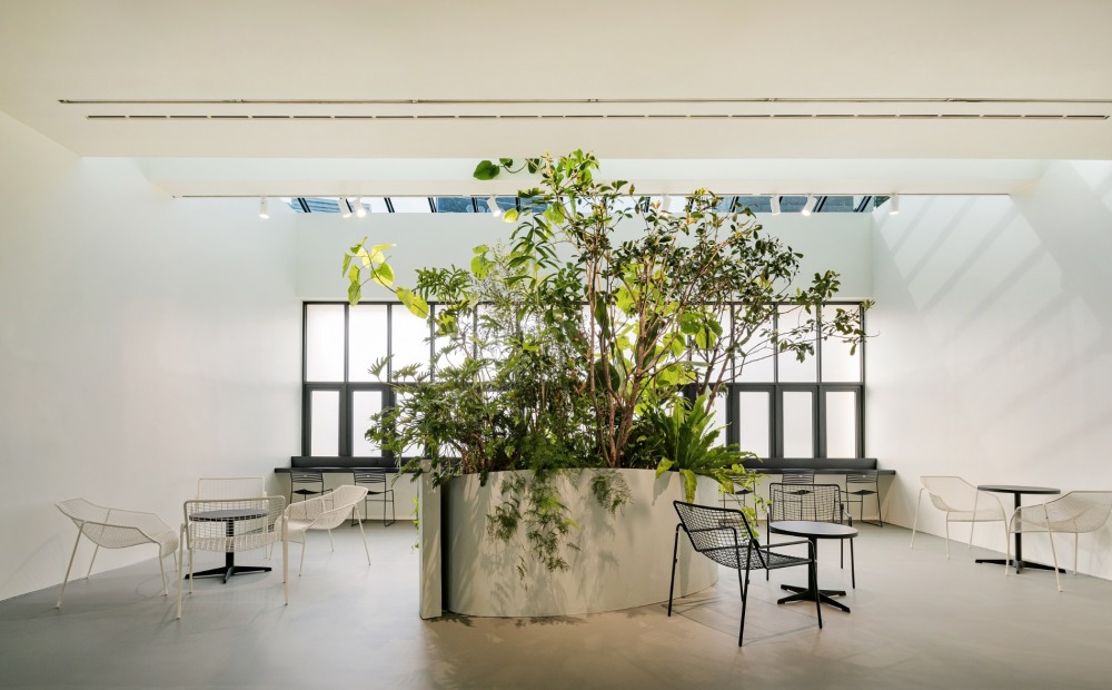 럭셔리 패션하우스 WOOYOUNGMI 플래그십 스토어 ‘맨메이드 도산’ 리뉴얼 오픈